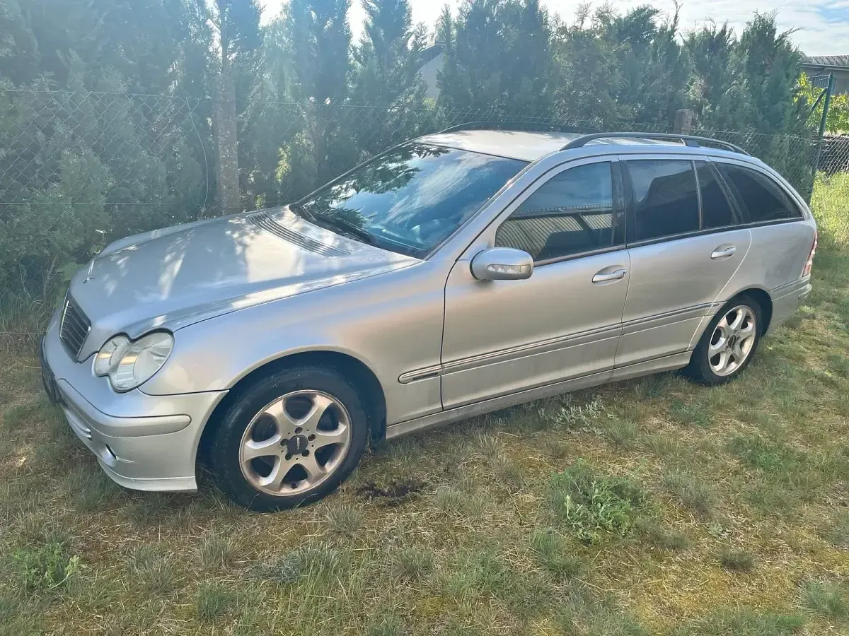 Gebraucht Mercedes C180 105 PS (77 kW) 2003 Silber Kombi