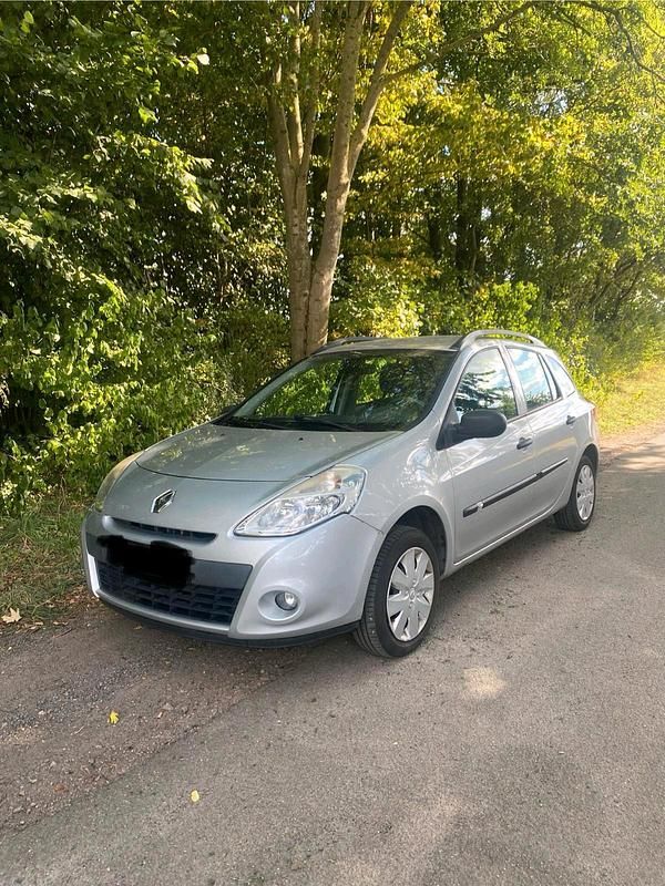 Silber Gebraucht 2010 Renault Clio II Kleinwagen | 2.650 € (Fairer Preis) - Bild 1/4