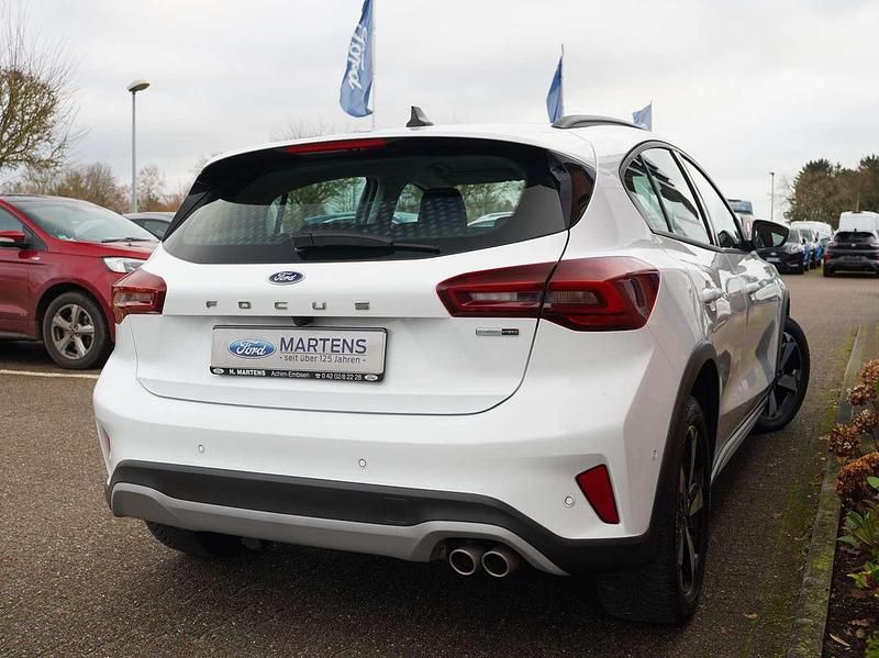 Gebraucht Ford Focus Active 155 PS (114 kW) 2023 Frostweiß Kleinwagen