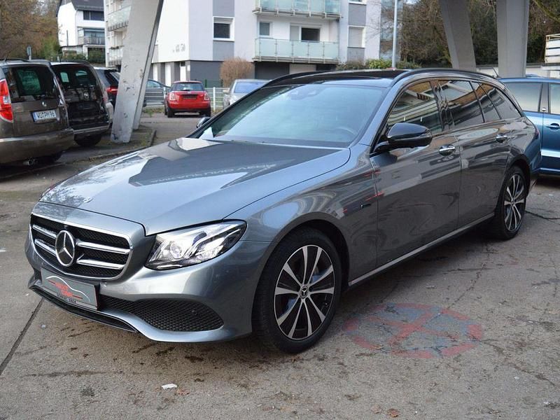 Gebraucht Mercedes E300 Avantgarde 194 PS (142 kW) 2019 Grau Kombi