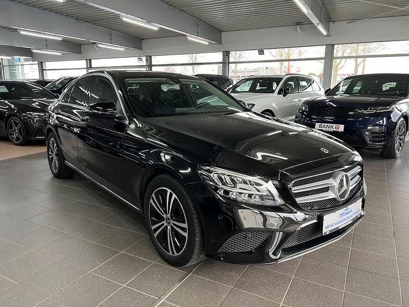 Gebraucht Mercedes C160 Avantgarde 129 PS (94 kW) 2019 Schwarz Coupé