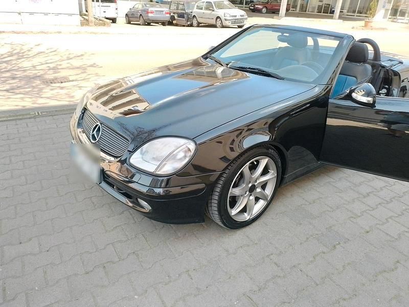 Schwarz Gebraucht 2001 Mercedes 320 Cabrio | 6.750 € - Bild 1/4