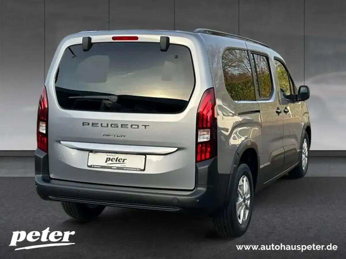 Gebraucht Peugeot Rifter Allure 131 PS (96 kW) 2025 Met. artense silber Van / Kleinbus