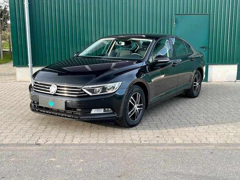 Gebraucht VW Passat Trendline 150 PS (110 kW) 2018 Schwarz Limousine