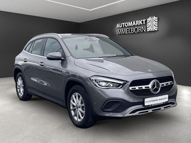 Grau Gebraucht 2021 Mercedes GLA250 SUV | 34.950 € (Fairer Preis) - Bild 1/4