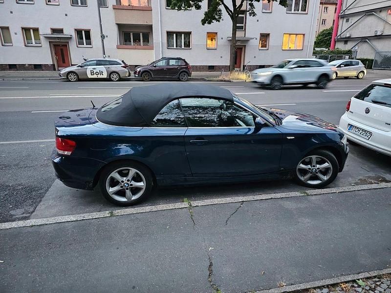 Gebraucht BMW 123 Cabriolet 204 PS (150 kW) 2010 Blau Cabrio
