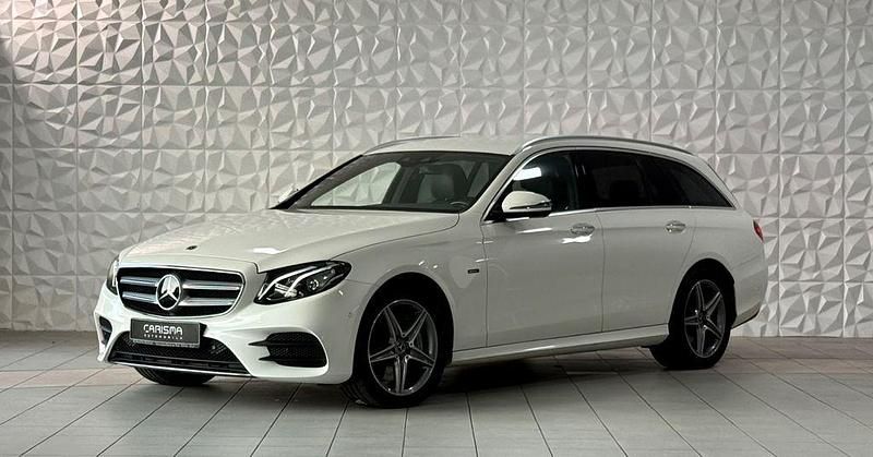 Weiß Gebraucht 2019 Mercedes E300 AMG line Limousine | 28.990 € (Guter Preis) - Bild 1/4