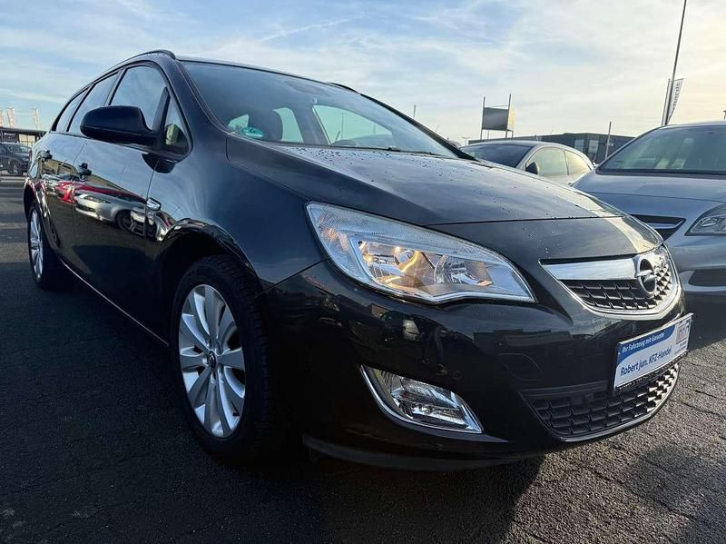 Gebraucht Opel Astra Sport 140 PS (102 kW) 2012 Karbonschw graphitschw midnigh Kombi