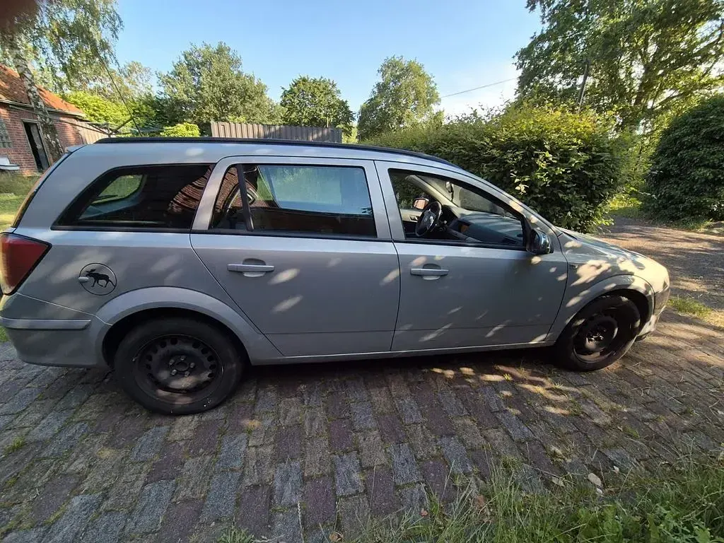 Gebraucht Opel Astra 105 PS (77 kW) 2004 Grau Limousine