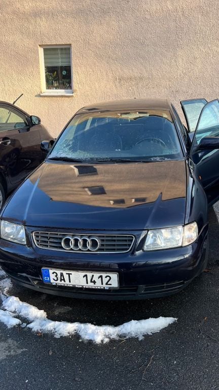 Blau Gebraucht 1998 Audi A3 Ambition Limousine | 800 € (Superpreis) - Bild 1/4