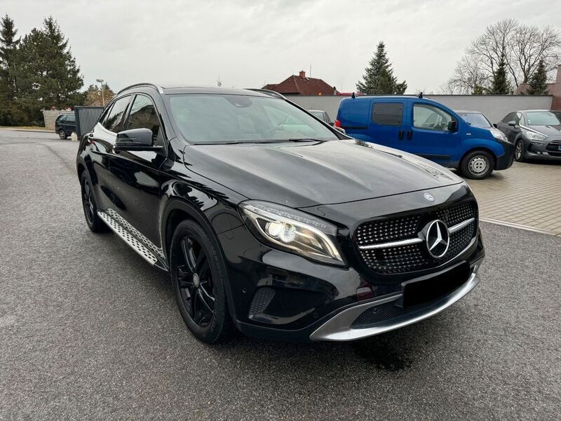 Gebraucht Mercedes GLA220 Sport 170 PS (125 kW) 2014 Schwarz SUV