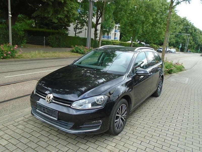 Schwarz Gebraucht 2016 VW Golf VII Cup Kombi | 6.999 € (Guter Preis) - Bild 1/4