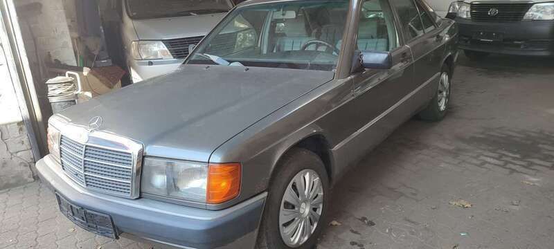 Grau Gebraucht 1991 Mercedes 190 Limousine | 3.000 € - Bild 1/4