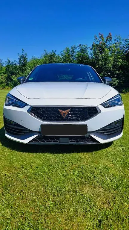 Gebraucht Cupra Leon VZ3 300 PS (220 kW) 2022 Weiß Limousine