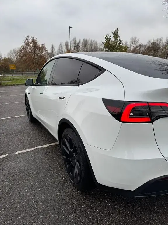 Usata Tesla Model Y 378 kW (514 CV) 2023 Bianco SUV