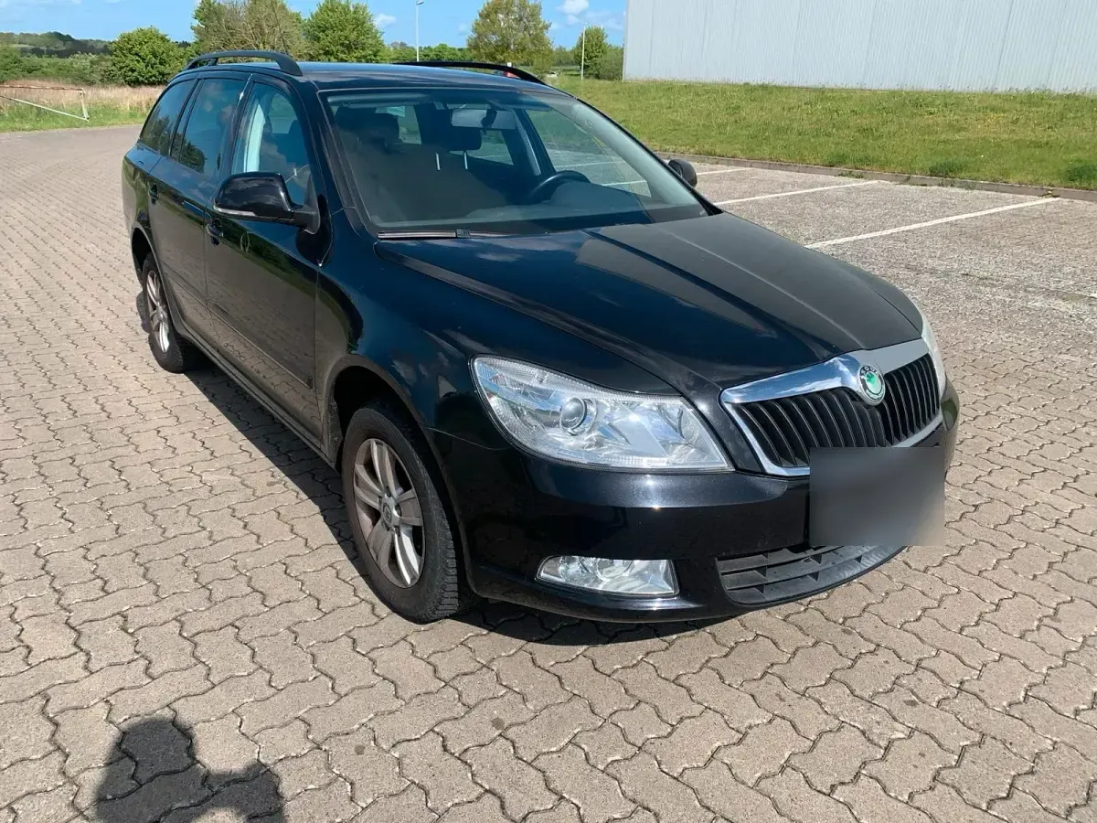 Gebraucht Skoda Octavia 160 PS (117 kW) 2010 Schwarz Kombi
