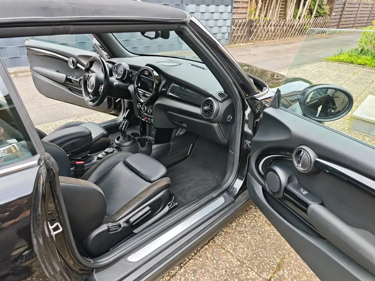 Brugt Mini Cooper Cabriolet 136 HK (100 kW) 2018 Sort Cabriolet