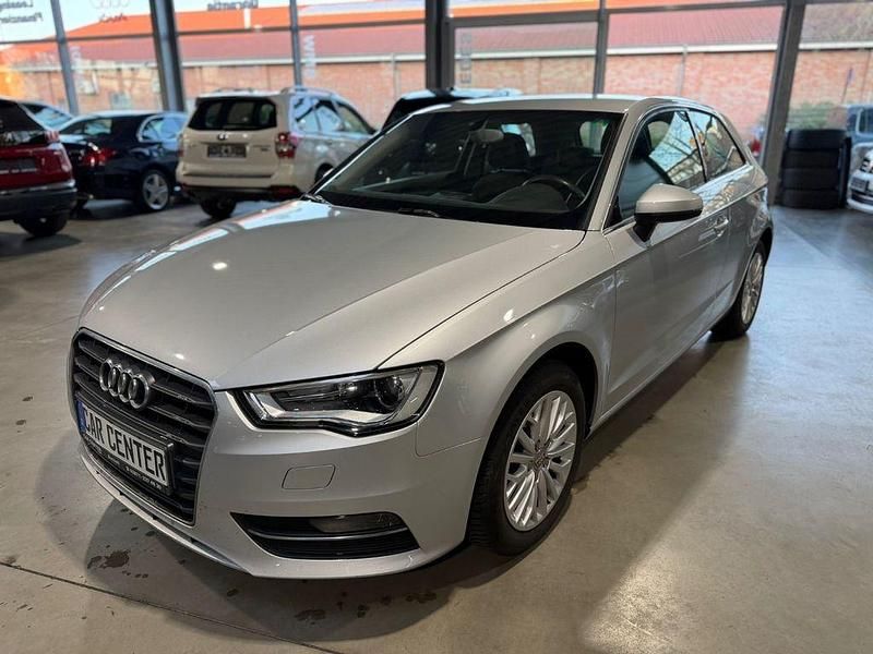 Gebraucht Audi A3 Ambiente 122 PS (89 kW) 2014 Silber Limousine