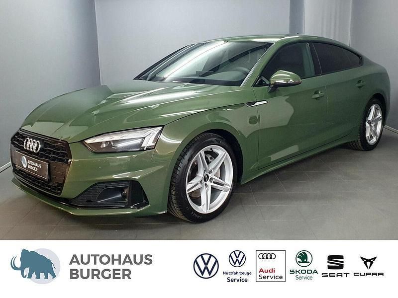 Distriktgrün (metallic) Gebraucht 2021 Audi A5 Sportback Advanced Plus Limousine | 32.470 € (Fairer Preis) - Bild 1/4