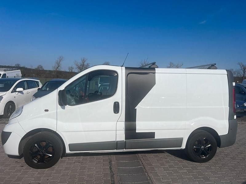 Gebraucht Opel Vivaro 114 PS (83 kW) 2014 Weiß Van / Kleinbus
