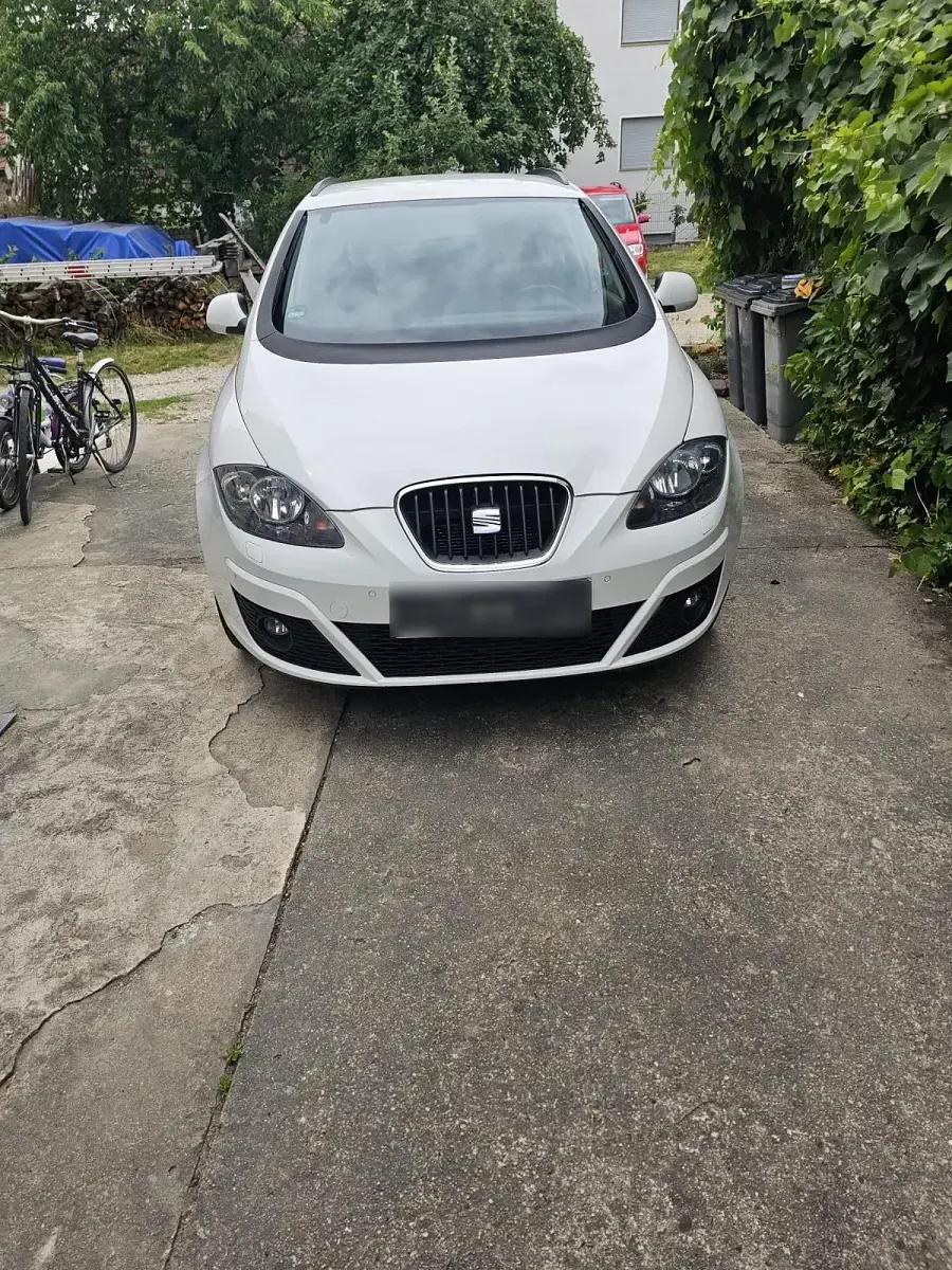 Gebraucht Seat Altea XL 125 PS (91 kW) 2015 Weiß Van / Kleinbus