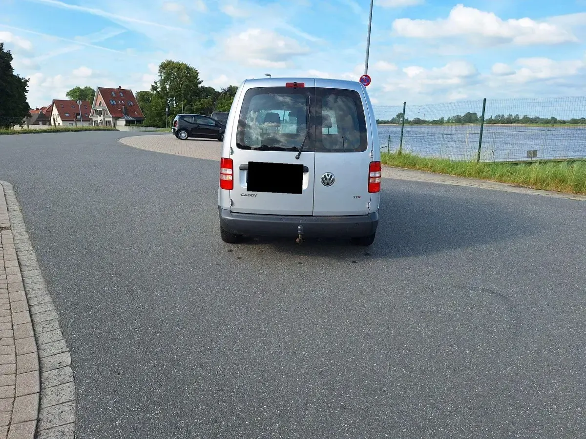 Gebraucht VW Caddy 102 PS (75 kW) 2015 Silber Van / Kleinbus