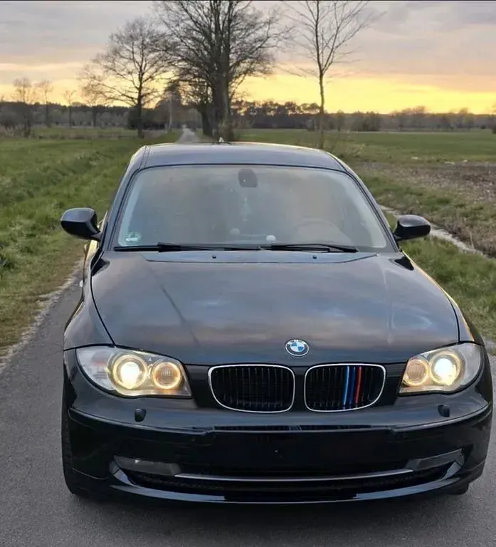 Gebraucht BMW 116 136 PS (100 kW) 2011 Schwarz Kleinwagen