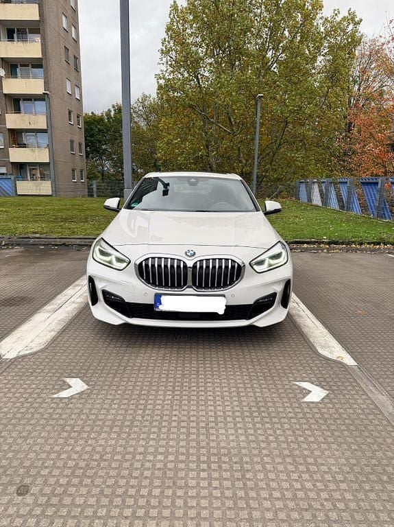 Weiß Gebraucht 2020 BMW 118 M Sport Kleinwagen | 23.800 € (Etwas zu teuer) - Bild 1/4