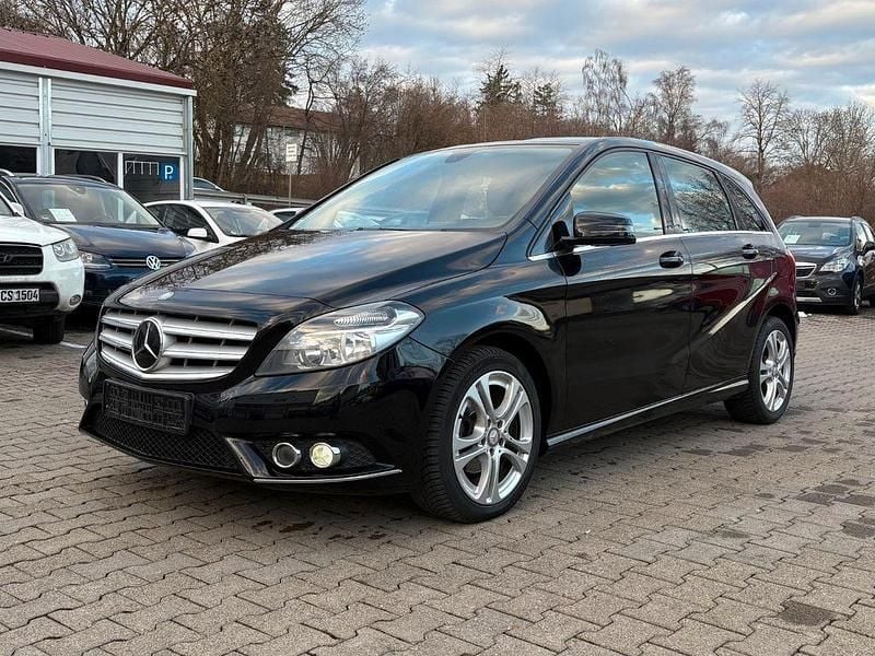 Gebraucht Mercedes B180 109 PS (80 kW) 2012 Schwarz Van / Kleinbus