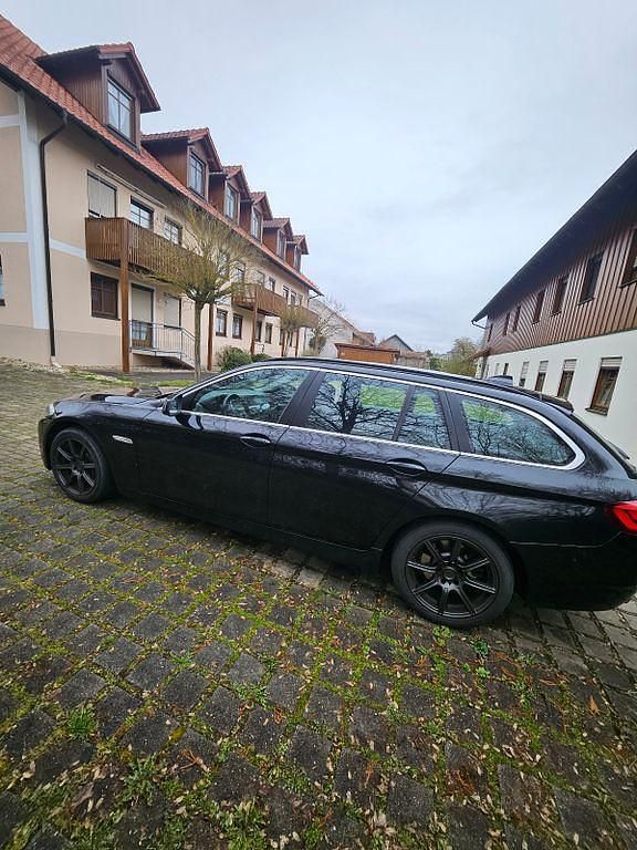 Gebraucht BMW 525 218 PS (160 kW) 2013 Schwarz Kombi