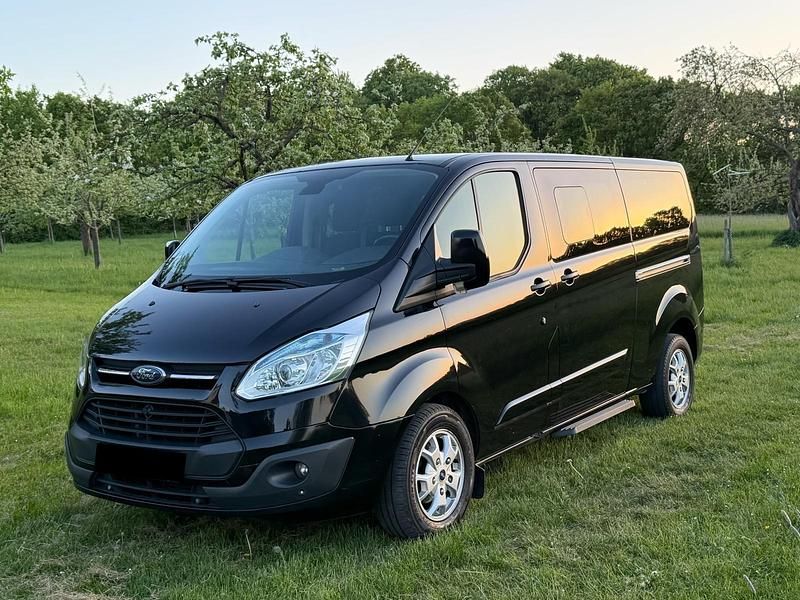 Second-hand Ford Transit Custom Titanium 155 CP (114 kW) 2014 Negru Monovolum