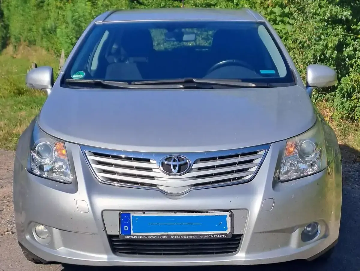Gebraucht Toyota Avensis Sol 147 PS (108 kW) 2009 Grau Kombi