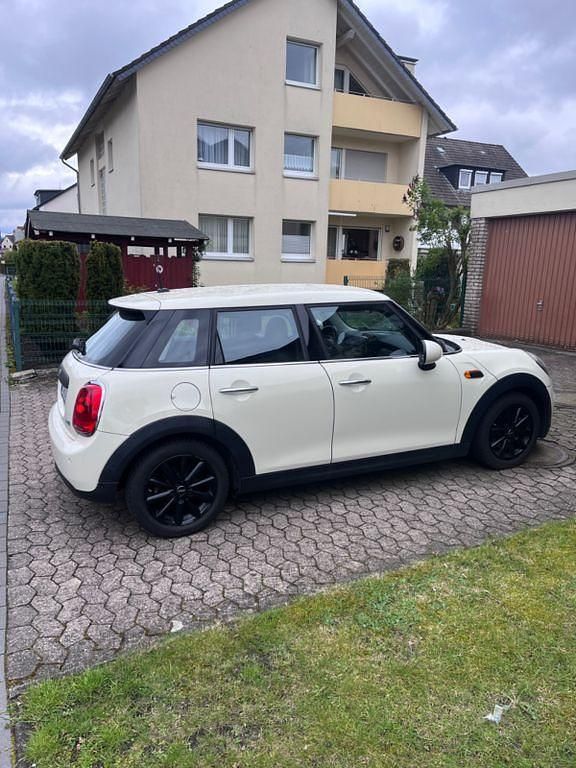 Second-hand Mini ONE 102 CP (75 kW) 2016 Alb Hatchback