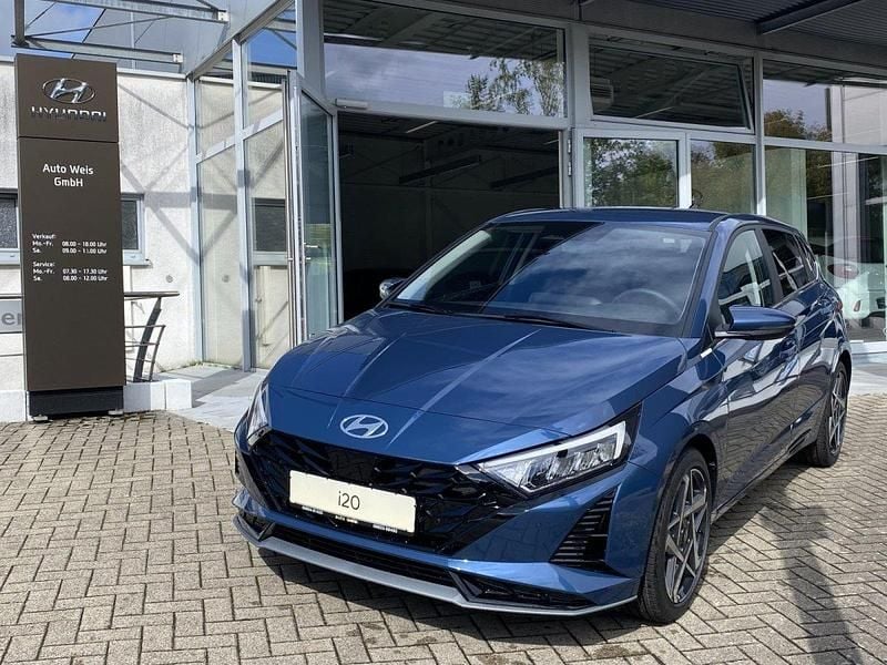 Vibrant blue Gebraucht 2025 Hyundai i20 Prime Kleinwagen | 23.650 € (Teuer) - Bild 1/4