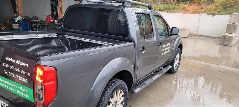 Grau Gebraucht 2014 Nissan Navara Abholung | 17.600 € (Guter Preis) - Bild 1/4