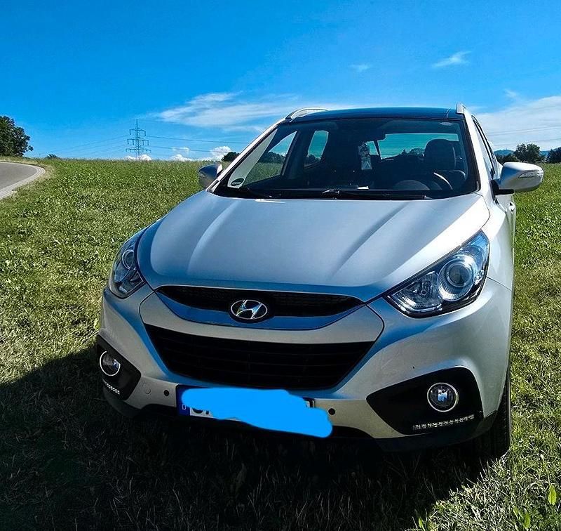 Silber Gebraucht 2011 Hyundai ix35 SUV | 9.499 € (Fairer Preis) - Bild 1/4