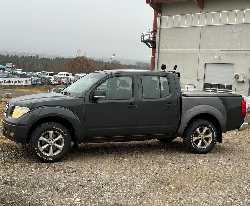 Grau Gebraucht 2009 Nissan Navara Abholung | 5.300 € (Guter Preis) - Bild 1/4