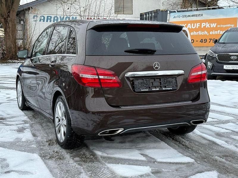 Gebraucht Mercedes B250 211 PS (155 kW) 2015 Braun Van / Kleinbus