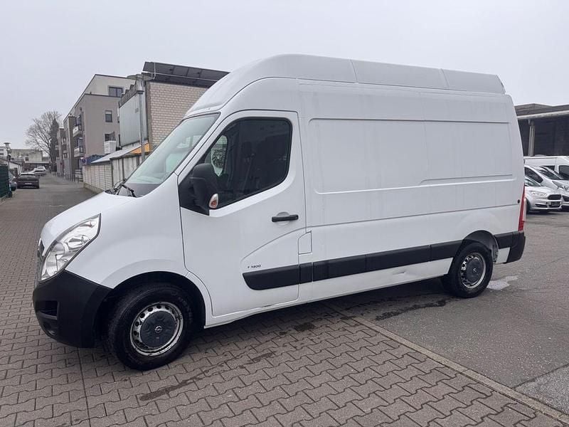 Gebraucht Opel Movano 145 PS (106 kW) 2012 Weiß Van / Kleinbus
