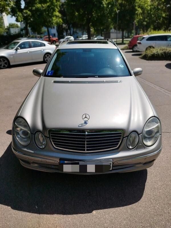 Grau Gebraucht 2004 Mercedes E270 Avantgarde Kombi | 1.567 € (Superpreis) - Bild 1/4