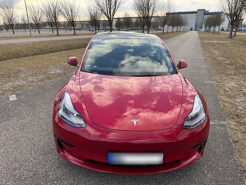 Gebraucht Tesla Model 3 RWD 208 kW (283 PS) 2022 Rot Limousine
