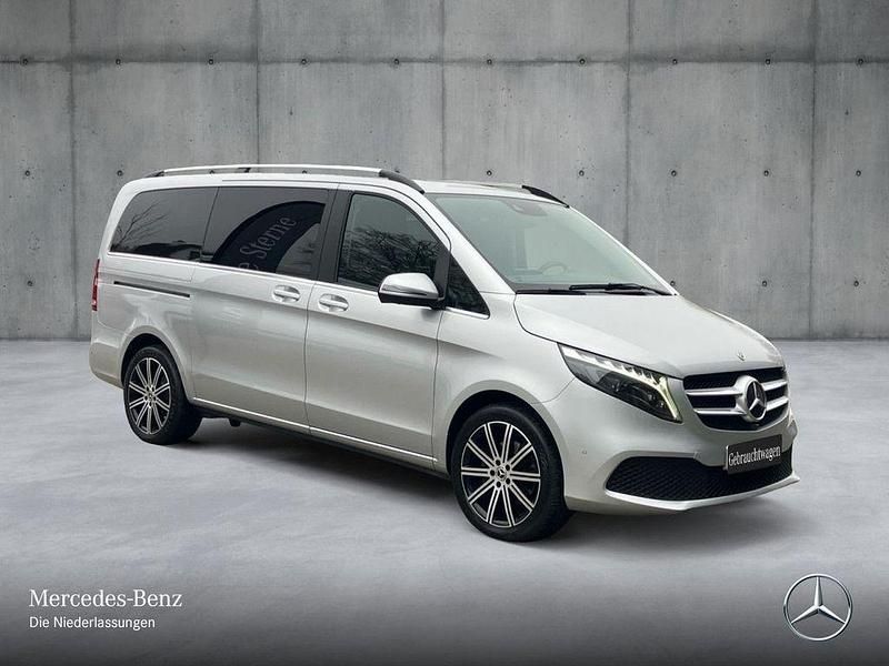 Gebraucht Mercedes V250 Avantgarde Edition 190 PS (139 kW) 2022 Silber Van / Kleinbus