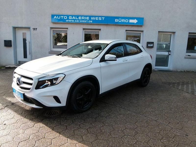 Gebraucht Mercedes GLA200 136 PS (100 kW) 2014 Weiß SUV