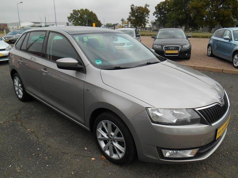 Gebraucht Skoda Rapid Ambition 90 PS (66 kW) 2014 Beige Kleinwagen