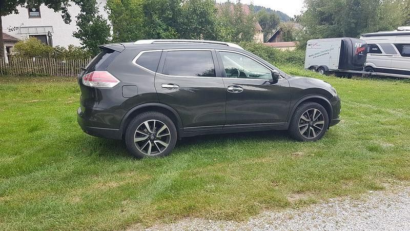 Gebraucht Nissan X-Trail N-Vision 177 PS (130 kW) 2017 Grün SUV