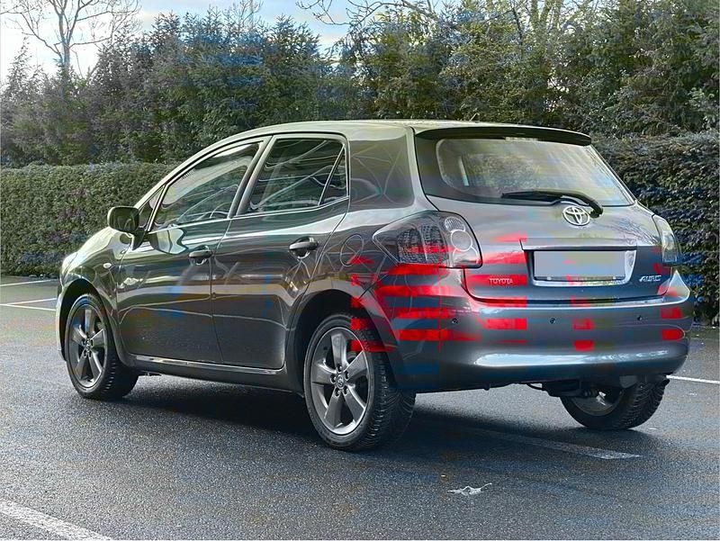 Gebraucht Toyota Auris 101 PS (74 kW) 2010 Grau Kleinwagen