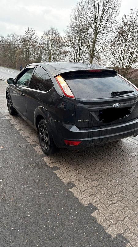 Gebraucht Ford Focus 101 PS (74 kW) 2010 Schwarz Limousine
