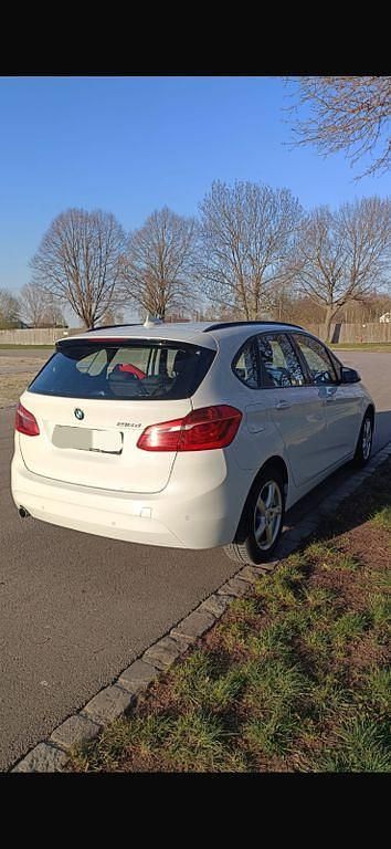 Gebraucht BMW 216 Active Tourer 116 PS (85 kW) 2016 Weiß Van / Kleinbus