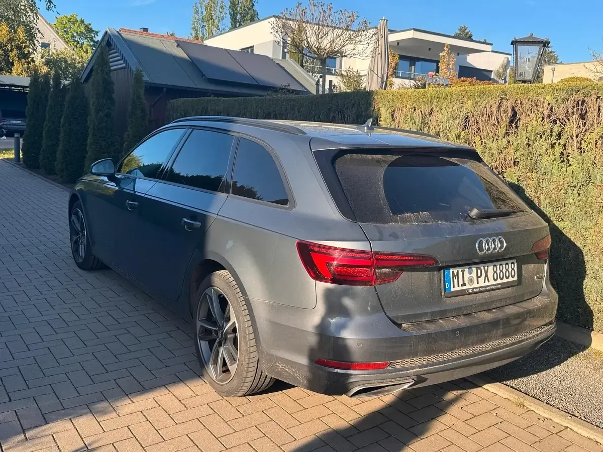 Gebraucht Audi A4 Ambiente 231 PS (169 kW) 2019 Grau Kombi