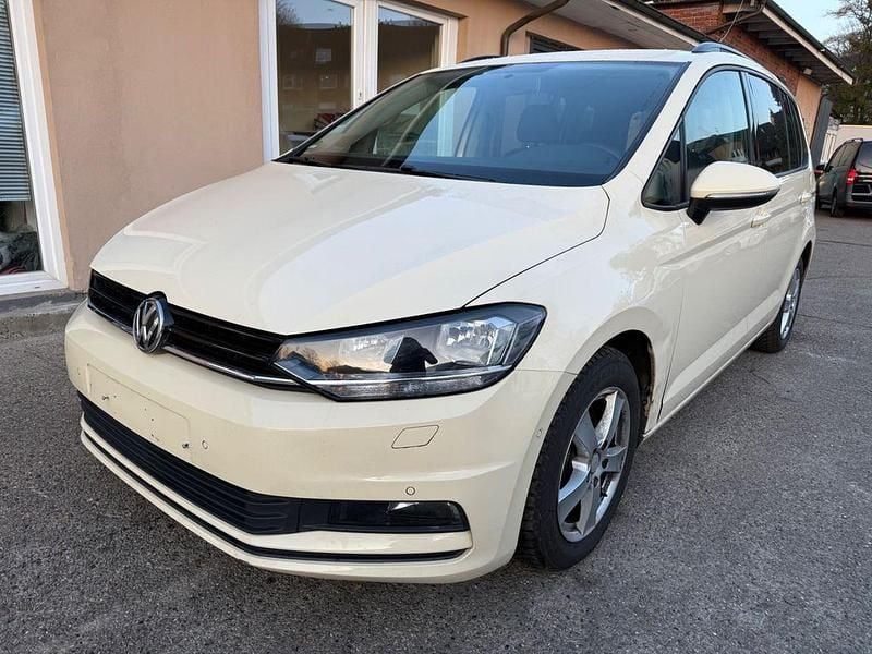 Gebraucht VW Touran 116 PS (85 kW) 2019 Beige Van / Kleinbus